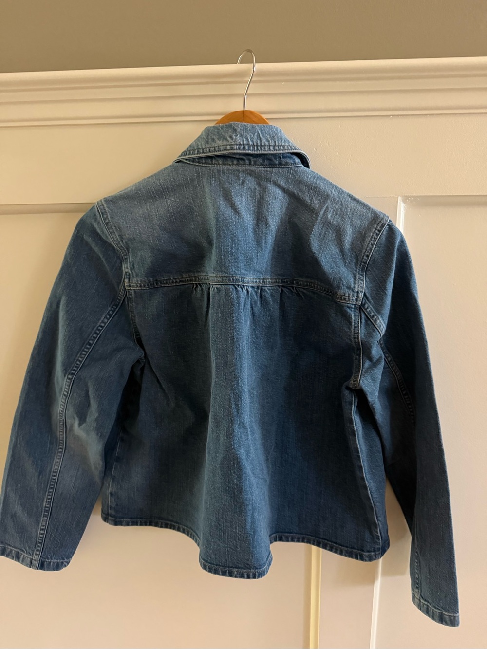 J. Crew Women’s Denim Jacket NWT - Picture 2 of 4